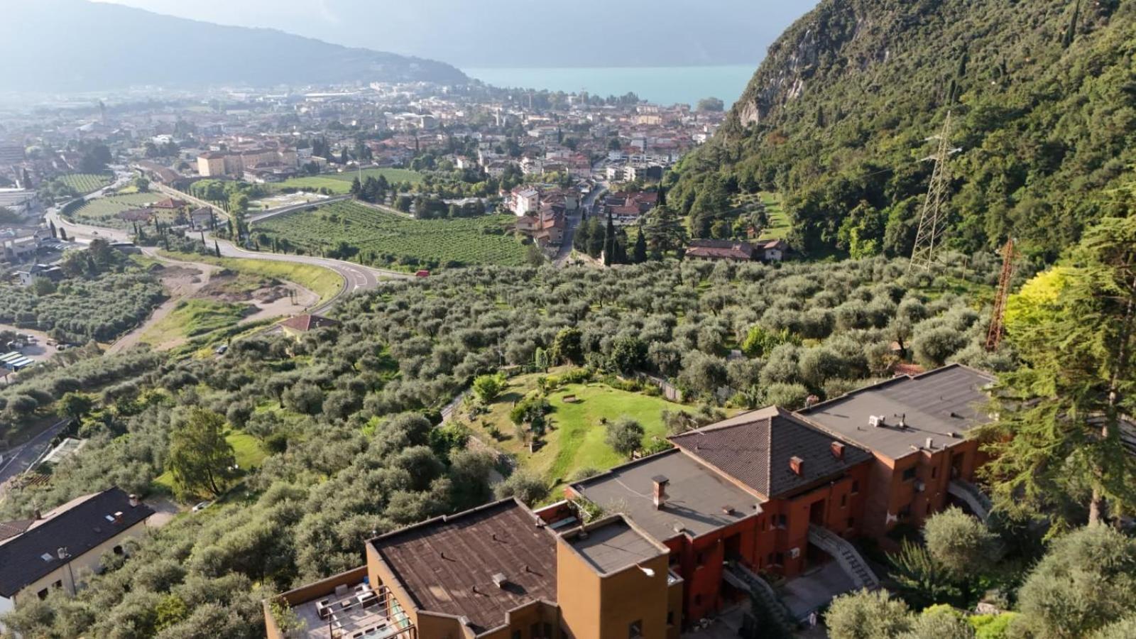 Casa Sara With Swimming Pool Lägenhet Riva del Garda Exteriör bild